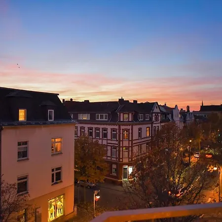 Gruenderzeit-wohnung Stadtmitte Mit Sonnenverwoehntem Balkon Apartmán *