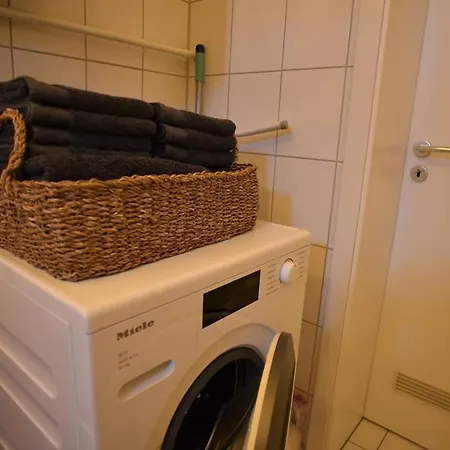 Apartmán Gruenderzeit-wohnung Stadtmitte Mit Sonnenverwoehntem Balkon