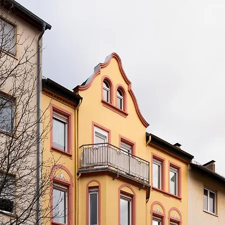 Appartement Gruenderzeit-wohnung Stadtmitte Mit Sonnenverwoehntem Balkon *