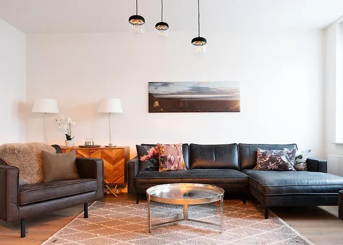 Gruenderzeit-wohnung Stadtmitte Mit Sonnenverwoehntem Balkon * Fulde