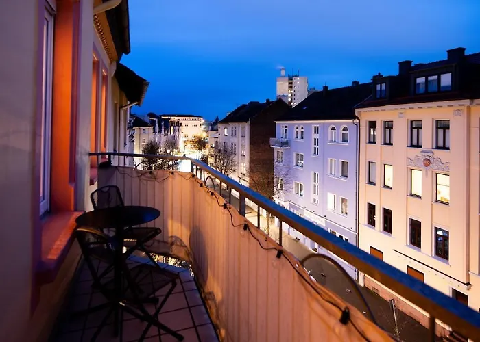 Gründerzeit-wohnung Stadtmitte Mit Sonnenverwöhntem Balkon
