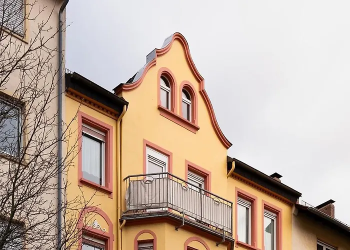 Appartement Gruenderzeit-wohnung Stadtmitte Mit Sonnenverwoehntem Balkon *